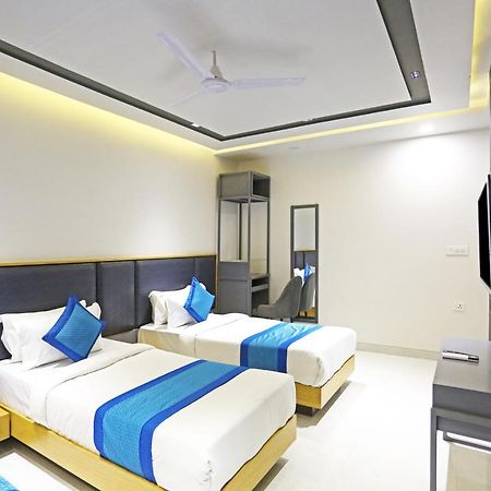 Hotel Apple Villa - Near Delhi Airport With Free Airport Transsfer 뉴델리 외부 사진