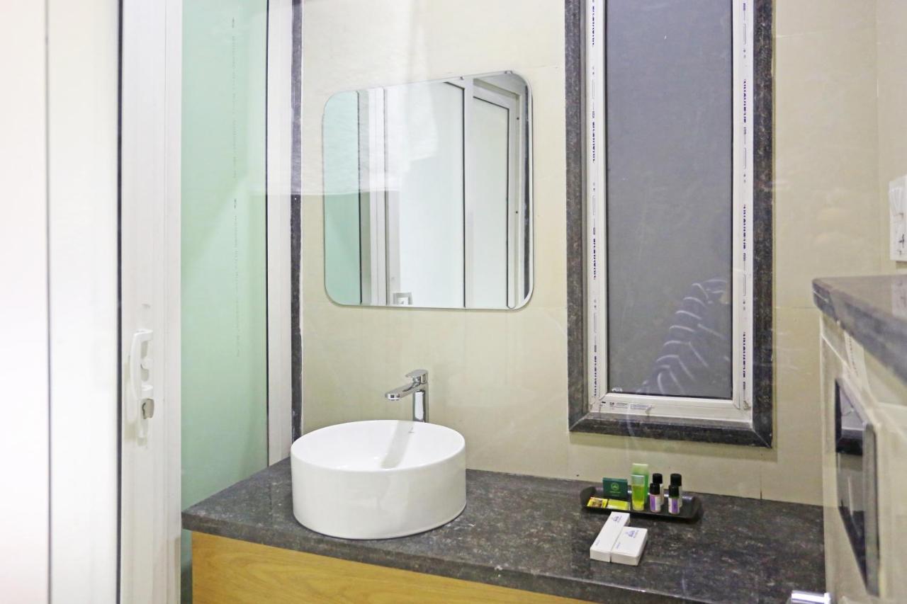 Hotel Apple Villa - Near Delhi Airport With Free Airport Transsfer 뉴델리 외부 사진