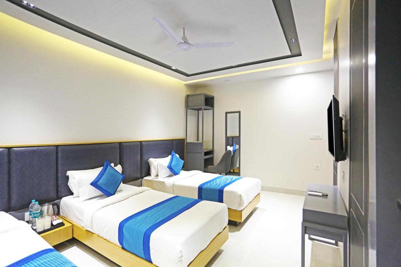 Hotel Apple Villa - Near Delhi Airport With Free Airport Transsfer 뉴델리 외부 사진
