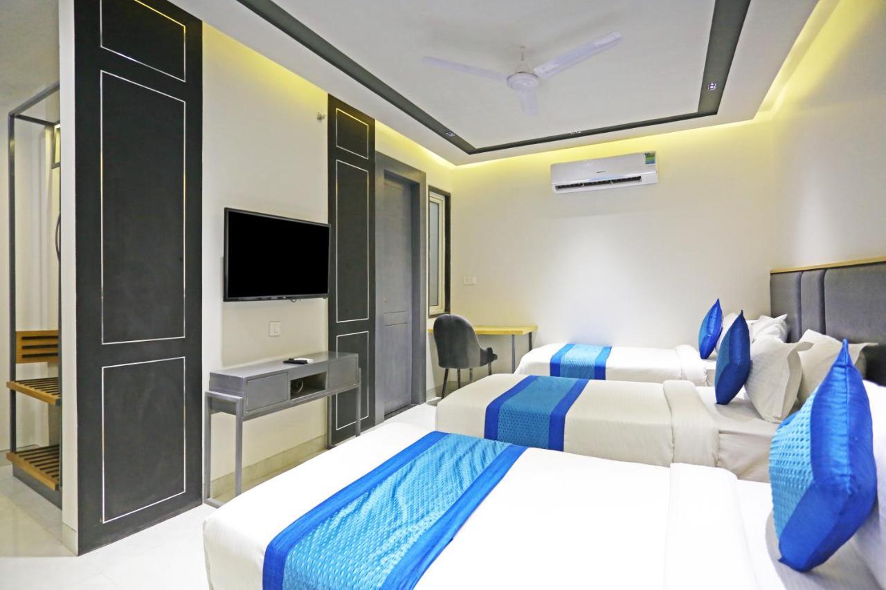 Hotel Apple Villa - Near Delhi Airport With Free Airport Transsfer 뉴델리 외부 사진