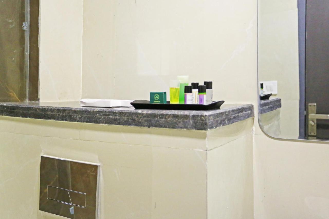 Hotel Apple Villa - Near Delhi Airport With Free Airport Transsfer 뉴델리 외부 사진