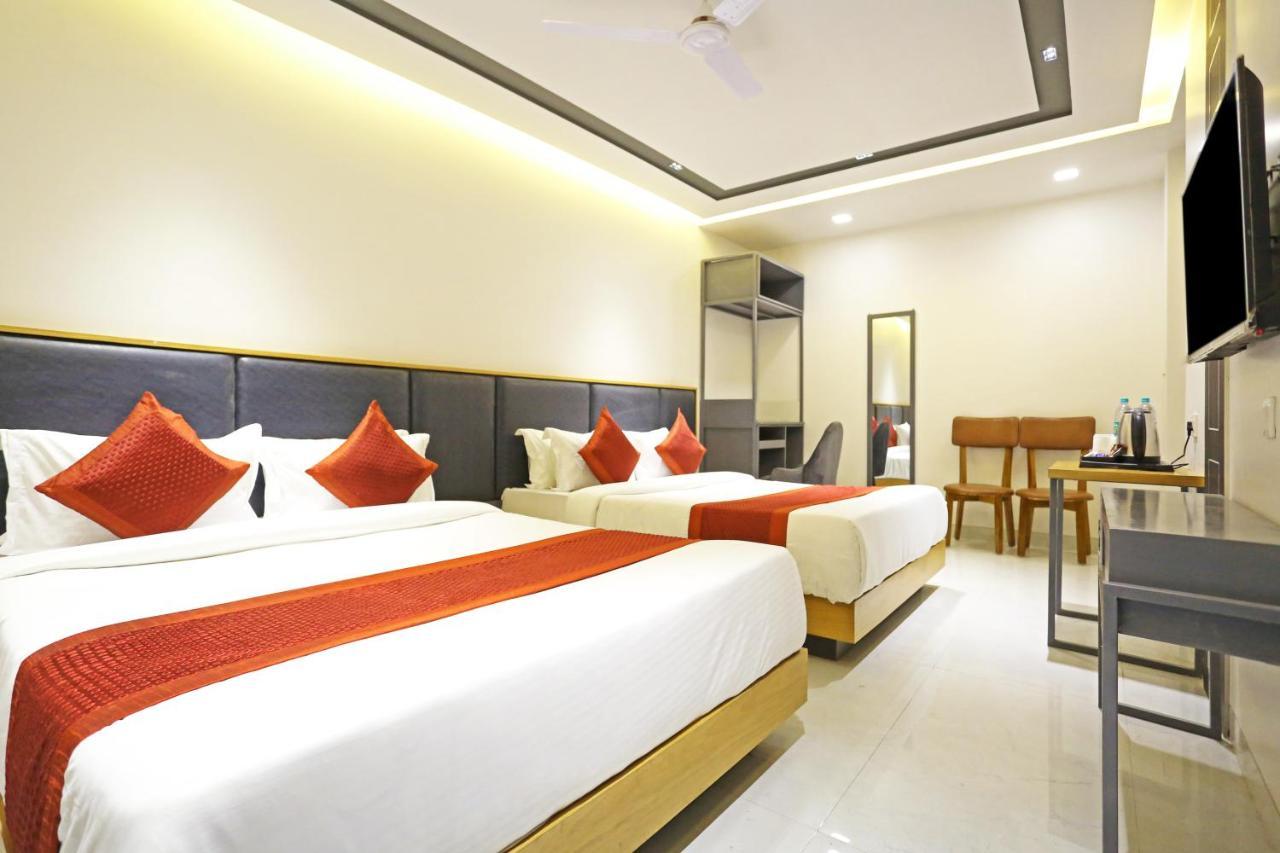 Hotel Apple Villa - Near Delhi Airport With Free Airport Transsfer 뉴델리 외부 사진