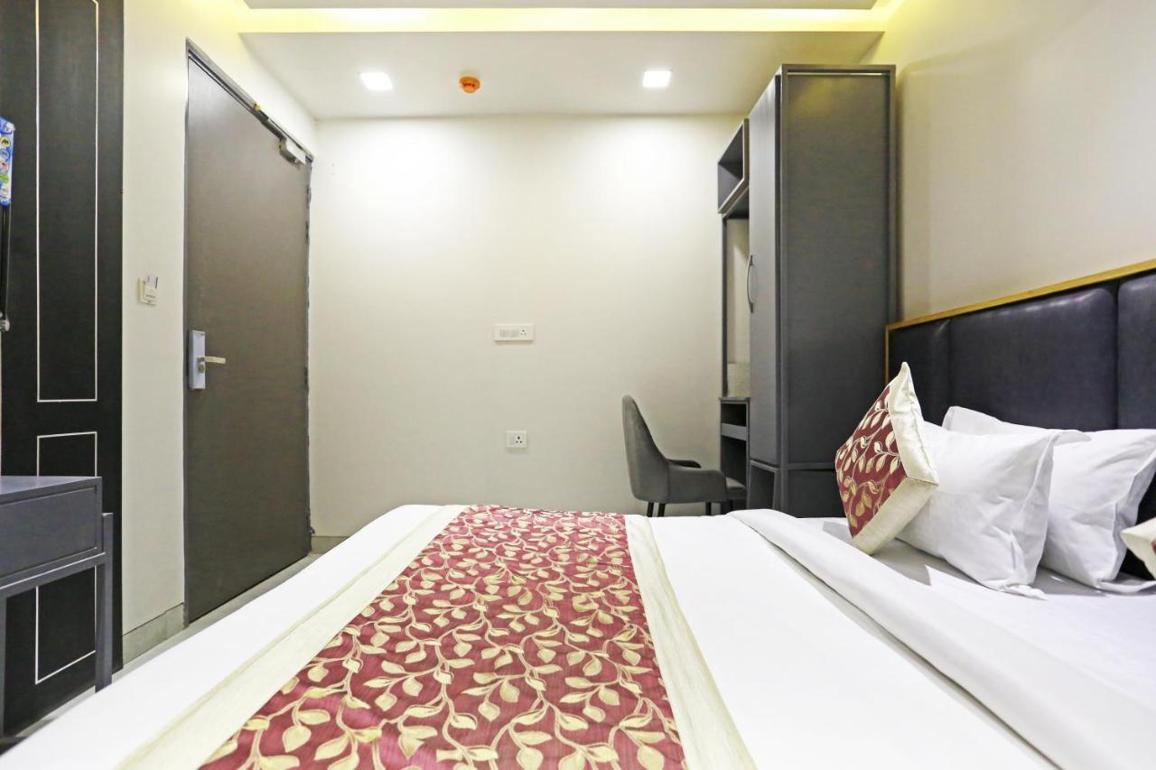 Hotel Apple Villa - Near Delhi Airport With Free Airport Transsfer 뉴델리 외부 사진