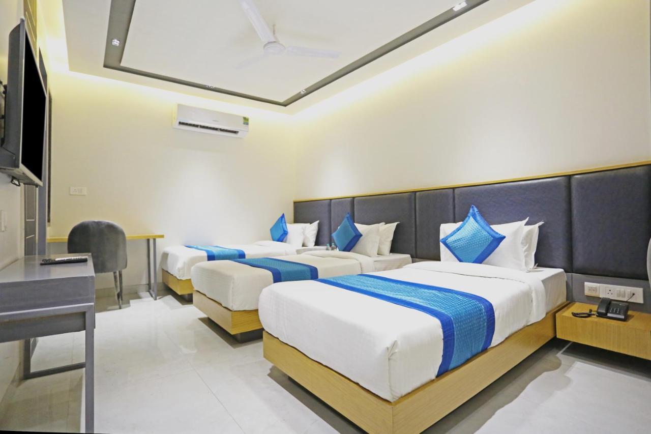 Hotel Apple Villa - Near Delhi Airport With Free Airport Transsfer 뉴델리 외부 사진