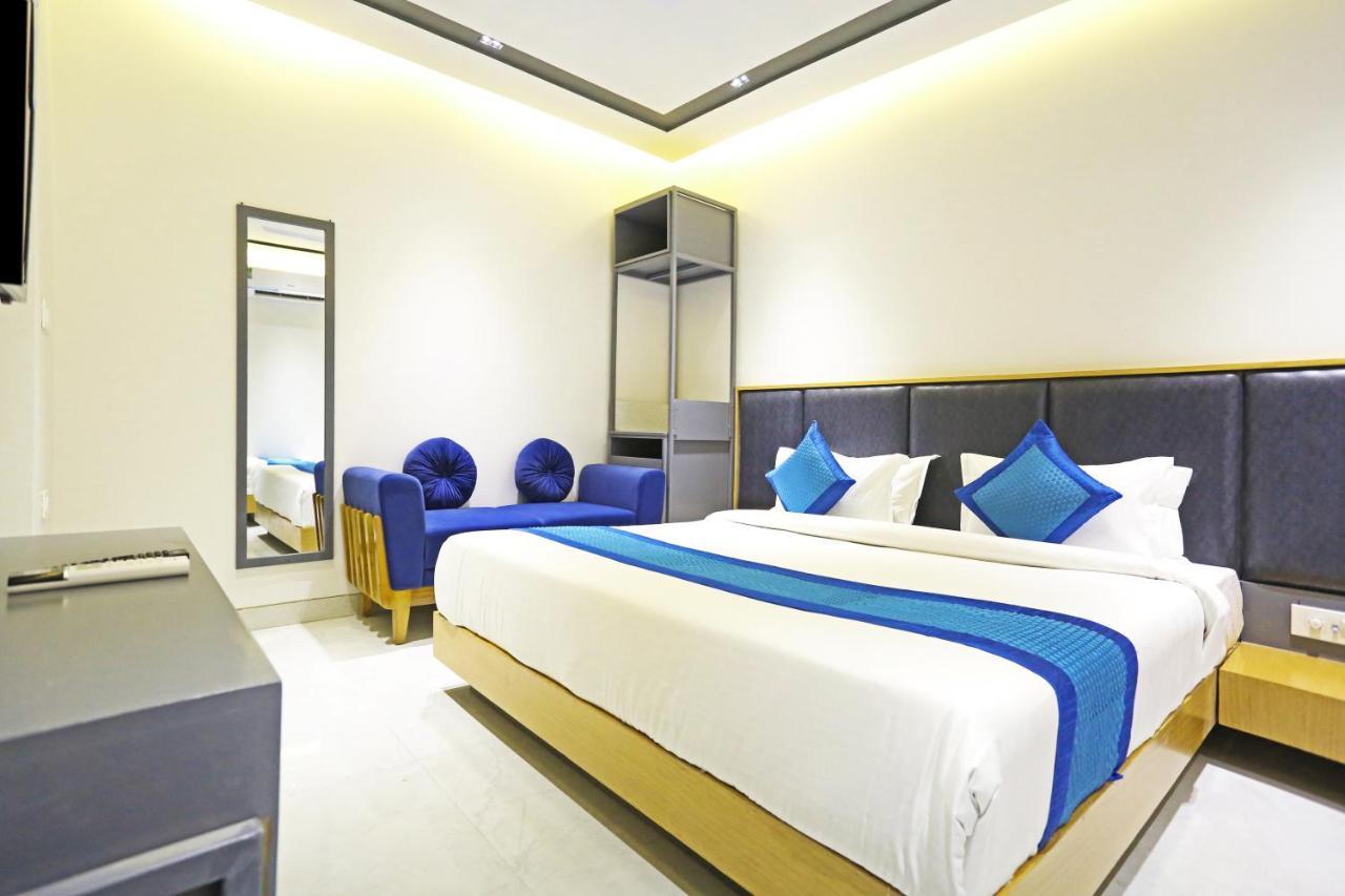 Hotel Apple Villa - Near Delhi Airport With Free Airport Transsfer 뉴델리 외부 사진
