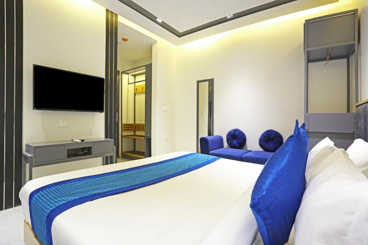 Hotel Apple Villa - Near Delhi Airport With Free Airport Transsfer 뉴델리 외부 사진