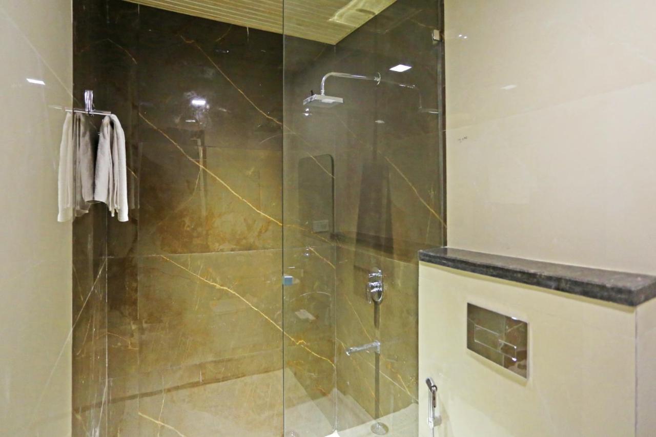Hotel Apple Villa - Near Delhi Airport With Free Airport Transsfer 뉴델리 외부 사진
