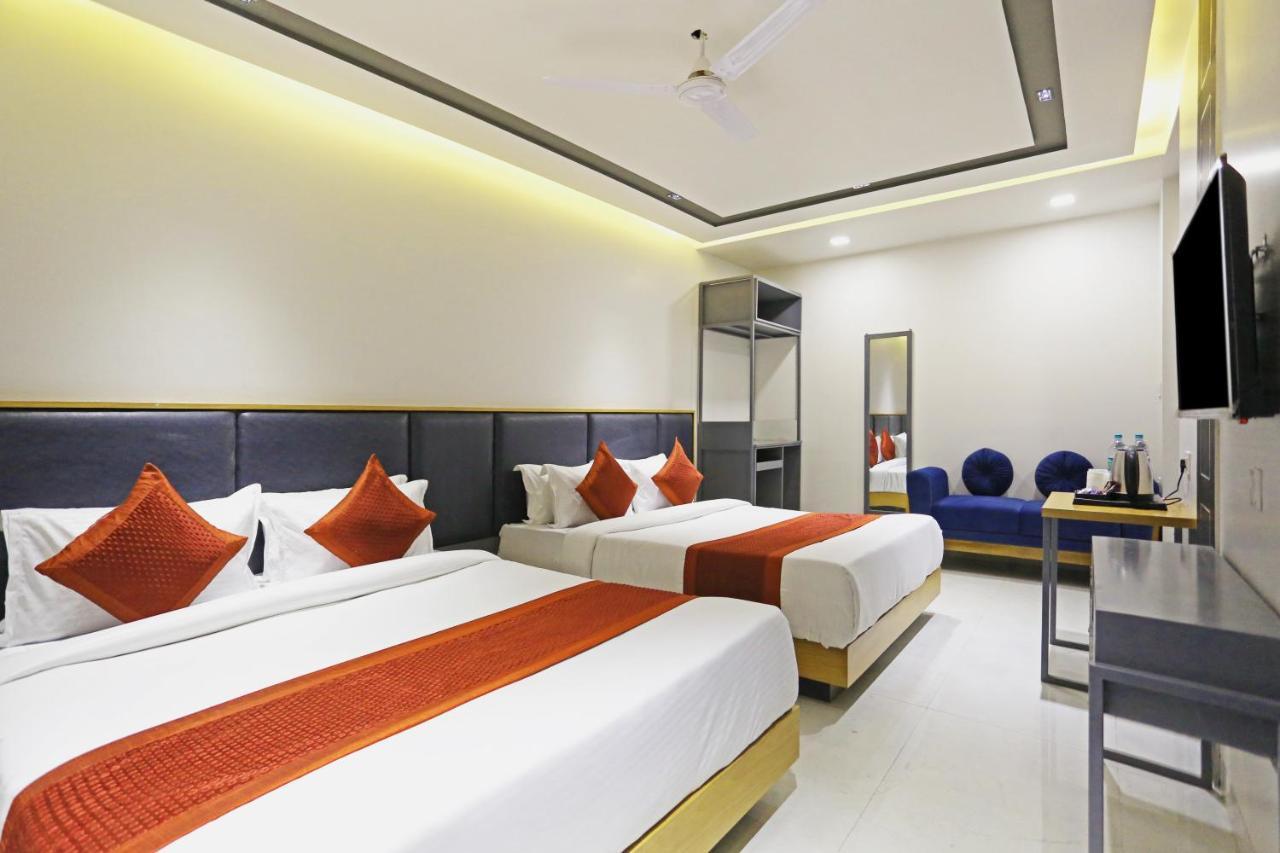 Hotel Apple Villa - Near Delhi Airport With Free Airport Transsfer 뉴델리 외부 사진