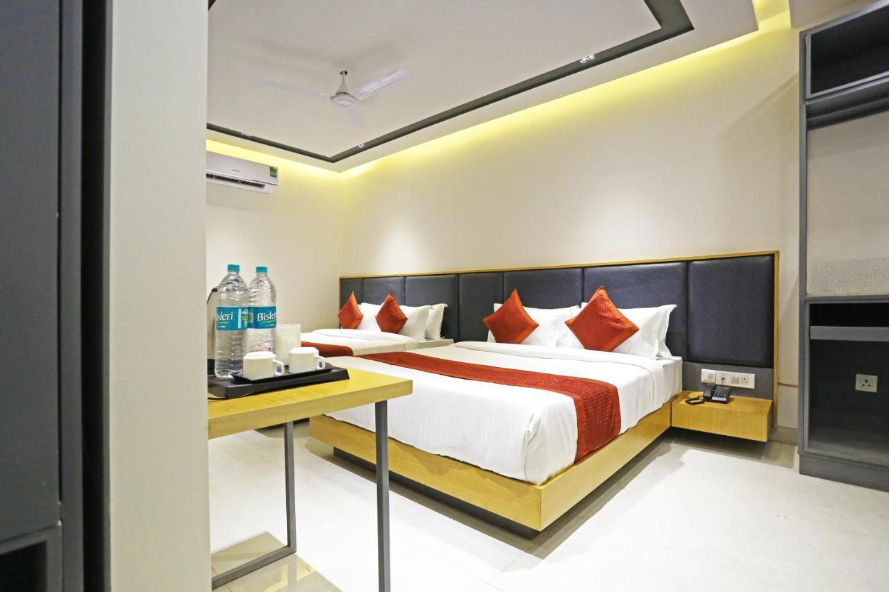 Hotel Apple Villa - Near Delhi Airport With Free Airport Transsfer 뉴델리 외부 사진