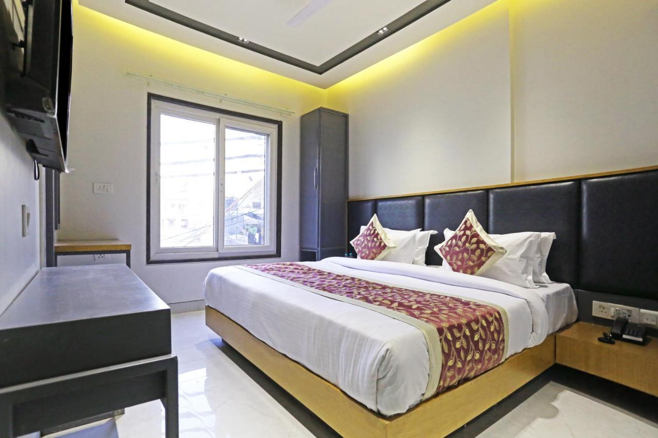 Hotel Apple Villa - Near Delhi Airport With Free Airport Transsfer 뉴델리 외부 사진