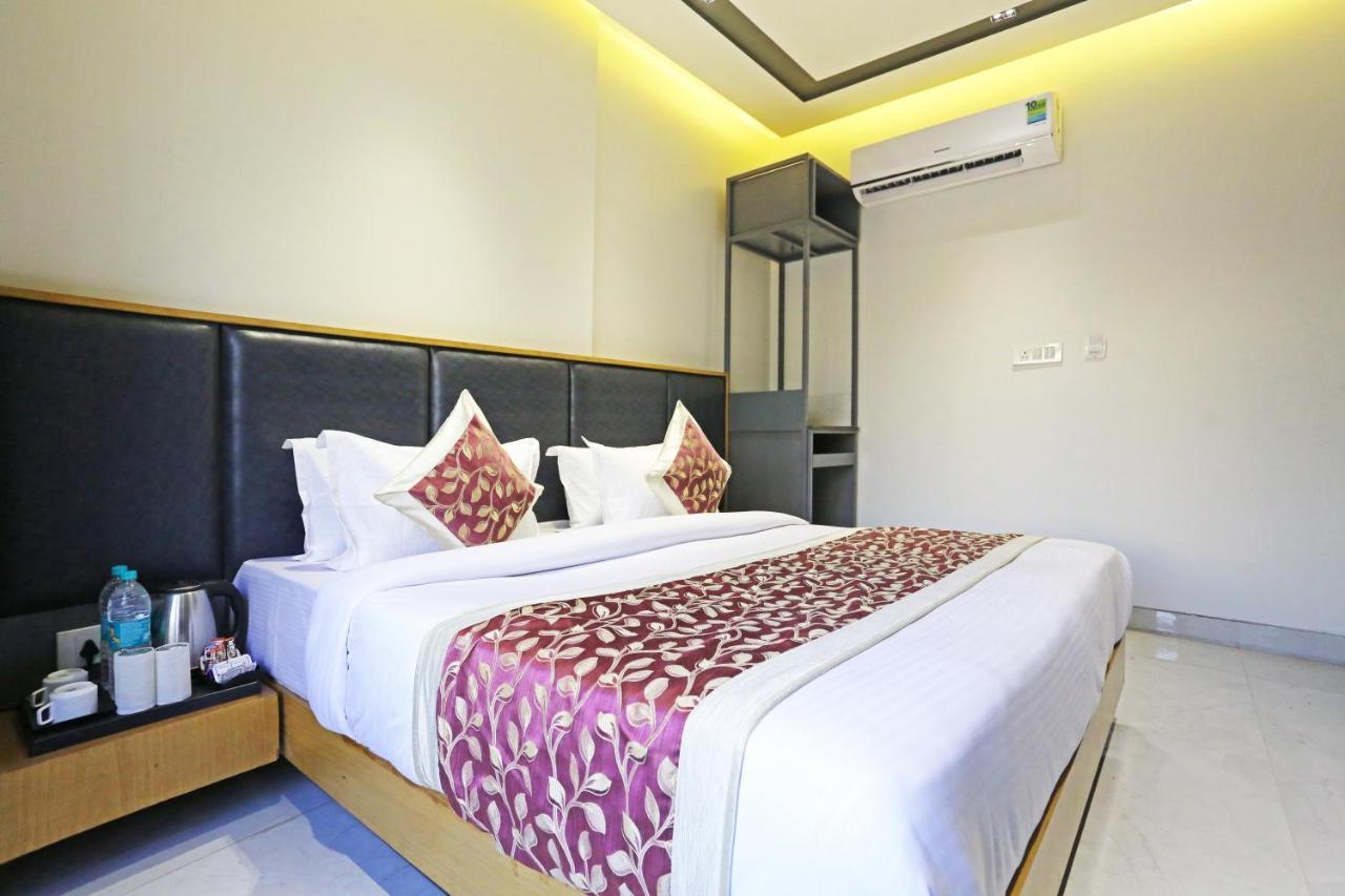 Hotel Apple Villa - Near Delhi Airport With Free Airport Transsfer 뉴델리 외부 사진